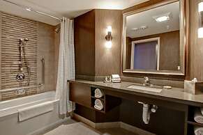 DoubleTree by Hilton Hotel West Edmonton