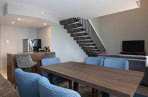 DoubleTree by Hilton Hotel West Edmonton