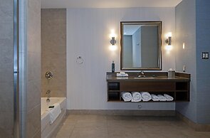 DoubleTree by Hilton Hotel West Edmonton