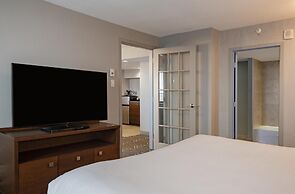 DoubleTree by Hilton Hotel West Edmonton