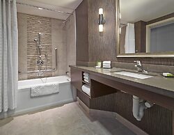 DoubleTree by Hilton Hotel West Edmonton