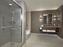 DoubleTree by Hilton Hotel West Edmonton