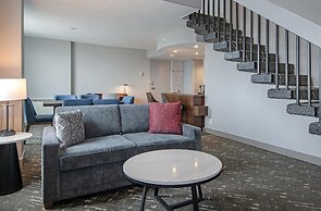 DoubleTree by Hilton Hotel West Edmonton