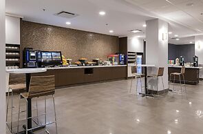 DoubleTree by Hilton Hotel West Edmonton