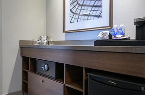 DoubleTree by Hilton Hotel West Edmonton