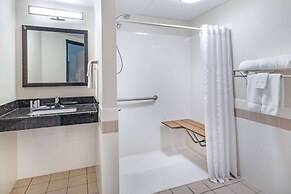 AmericInn by Wyndham Aberdeen - Event Center