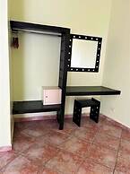 Seven Crown Express & Suites by Kavia