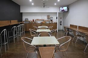 Seven Crown Express & Suites by Kavia