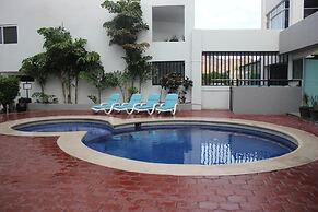 Seven Crown Express & Suites by Kavia