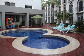 Seven Crown Express & Suites by Kavia