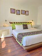 Seven Crown Express & Suites by Kavia