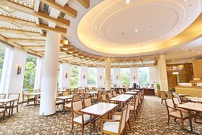 Okura Akademia Park Hotel