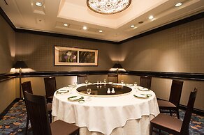 Okura Akademia Park Hotel