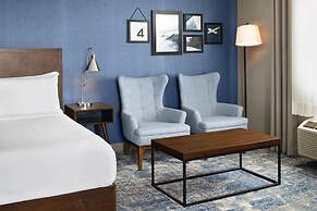 Four Points by Sheraton Edmonton South