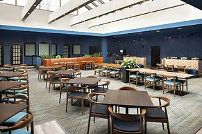 Four Points by Sheraton Edmonton South