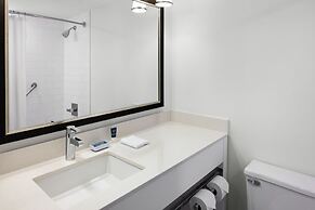 Four Points by Sheraton Edmonton South