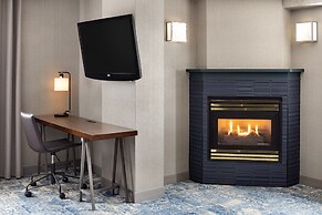 Four Points by Sheraton Edmonton South