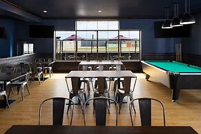 Four Points by Sheraton Edmonton South