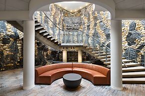 Four Points by Sheraton Edmonton South