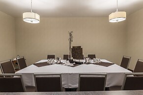 Four Points by Sheraton Edmonton South