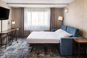 Four Points by Sheraton Edmonton South