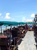 Lani Kai Beachfront Resort