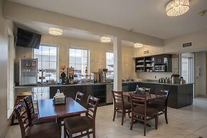 Ramada by Wyndham 100 Mile House