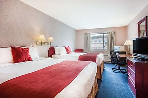 Ramada by Wyndham 100 Mile House