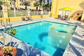 La Quinta Inn & Suites by Wyndham Orlando Universal area