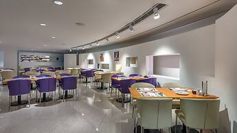 Regal Airport Hotel