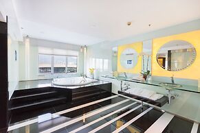 Regal Airport Hotel