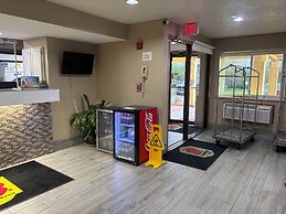 Super 8 by Wyndham Mundelein/Libertyville Area