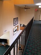 Super 8 by Wyndham Bentonville