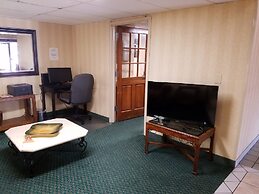 Super 8 by Wyndham Bentonville