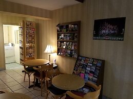 Super 8 by Wyndham Bentonville