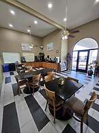 Super 8 by Wyndham Holbrook