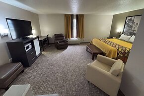 Super 8 by Wyndham Marshall