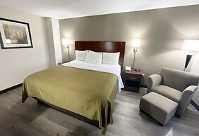 Econo Lodge Cartersville-Emerson Lake Point