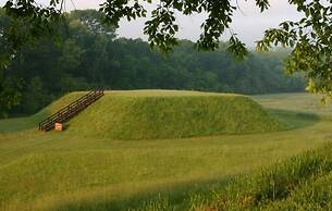 Econo Lodge Cartersville-Emerson Lake Point