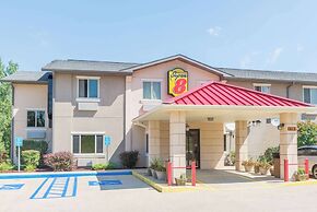 Super 8 by Wyndham Bloomington University Area
