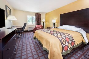 Super 8 by Wyndham Bloomington