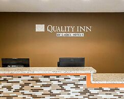 Quality Inn Chesterton near Indiana Dunes National Park I-94