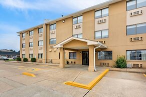 Super 8 by Wyndham Evansville East
