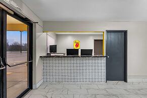 Super 8 by Wyndham Evansville East