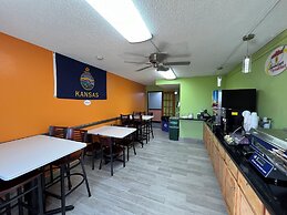 Super 8 by Wyndham Emporia