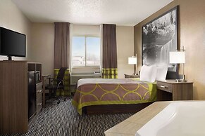 Super 8 by Wyndham Joliet I-55 N/Chicago