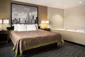 Super 8 by Wyndham Joliet I-55 N/Chicago