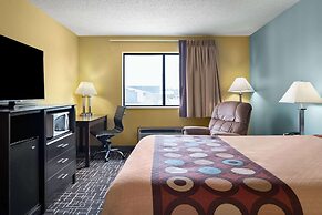 Super 8 by Wyndham Dyersville near Field of Dreams