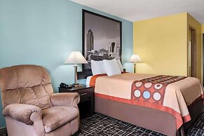 Super 8 by Wyndham Dyersville near Field of Dreams