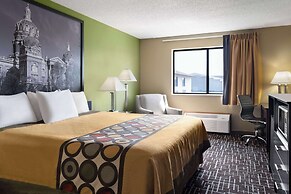 Super 8 by Wyndham Dyersville near Field of Dreams